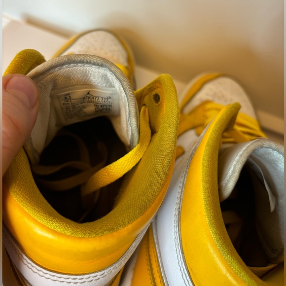 Nike Air Jordan 1 Mid White University Gold Yellow Size Women’s 8.5 New Laces - Picture 12 of 16